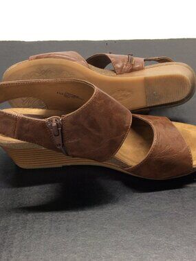 Vintage 7 Eight Brown Caramel Side Zip Wedge Heel Sandals  Sz 8.5